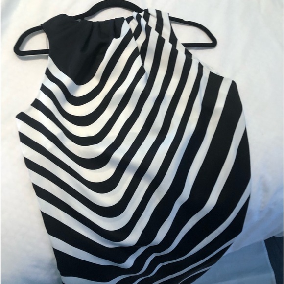 Size Small - Picture 3 of 7